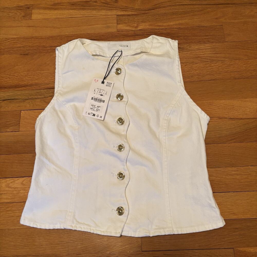 NWT ZARA Scalloped Trim White Top Button Sleeveless Large New Stain Z1975 Top